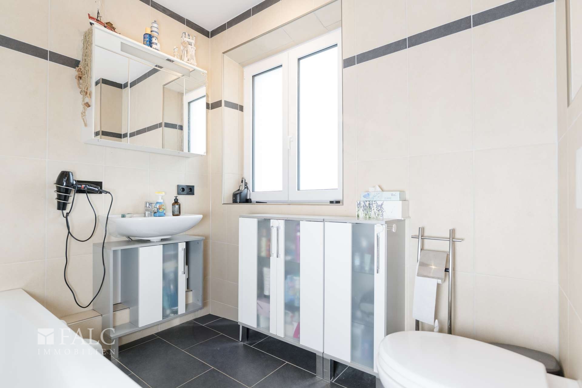 Badezimmer mit Wanne